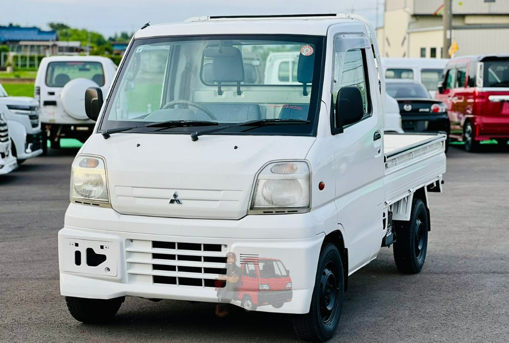 2000 Mitsubishi Minicab Truck 4WD — high-resolution Shaza photography