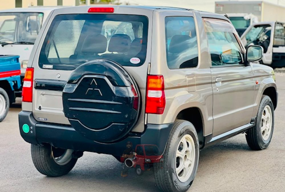 1999 Mitsubishi Pajero Mini photo 3