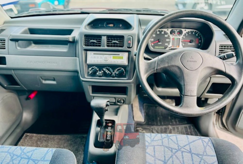 1999 Mitsubishi Pajero Mini photo 6