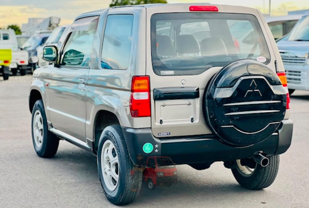 1999 Mitsubishi Pajero Mini photo 8