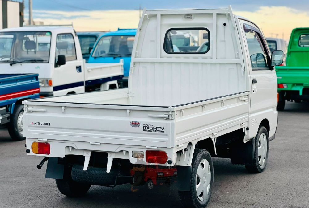 1994 Mitsubishi Minicab Truck 4WD photo 3