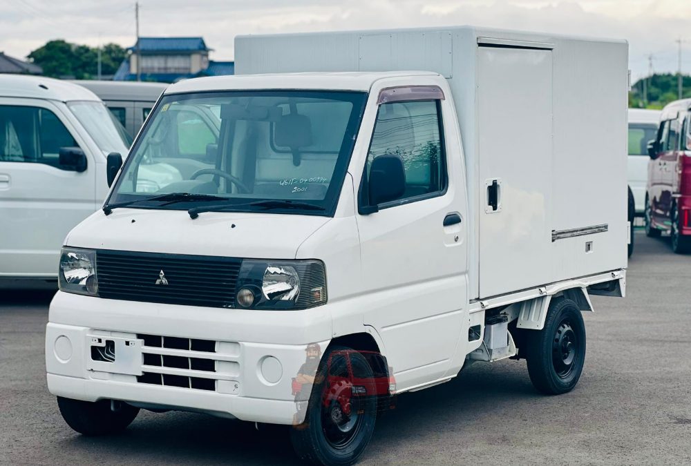 2001 Mitsubishi Minicab Freezer photo 4