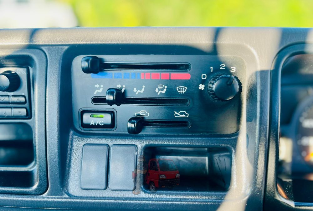 2001 Subaru Sambar Truck 4WD Manual photo 11