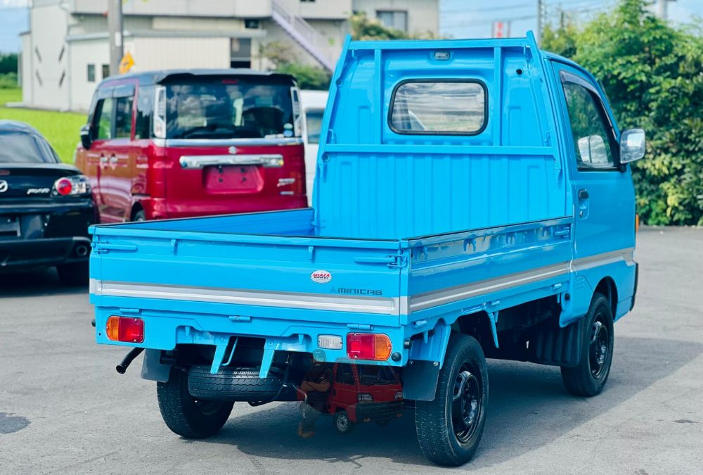 1993 Mitsubishi Minicab Truck 4WD photo 5