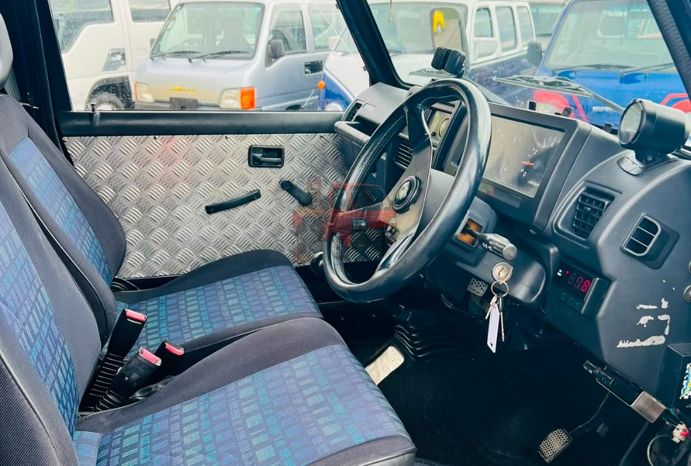 Suzuki Jimny 1993 photo 3