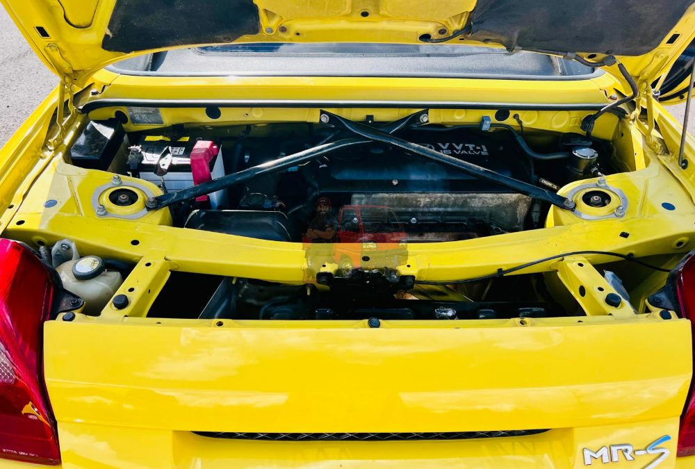 1999 Toyota MR-S (ZZW30) - 1.8L Manual Convertible photo 2