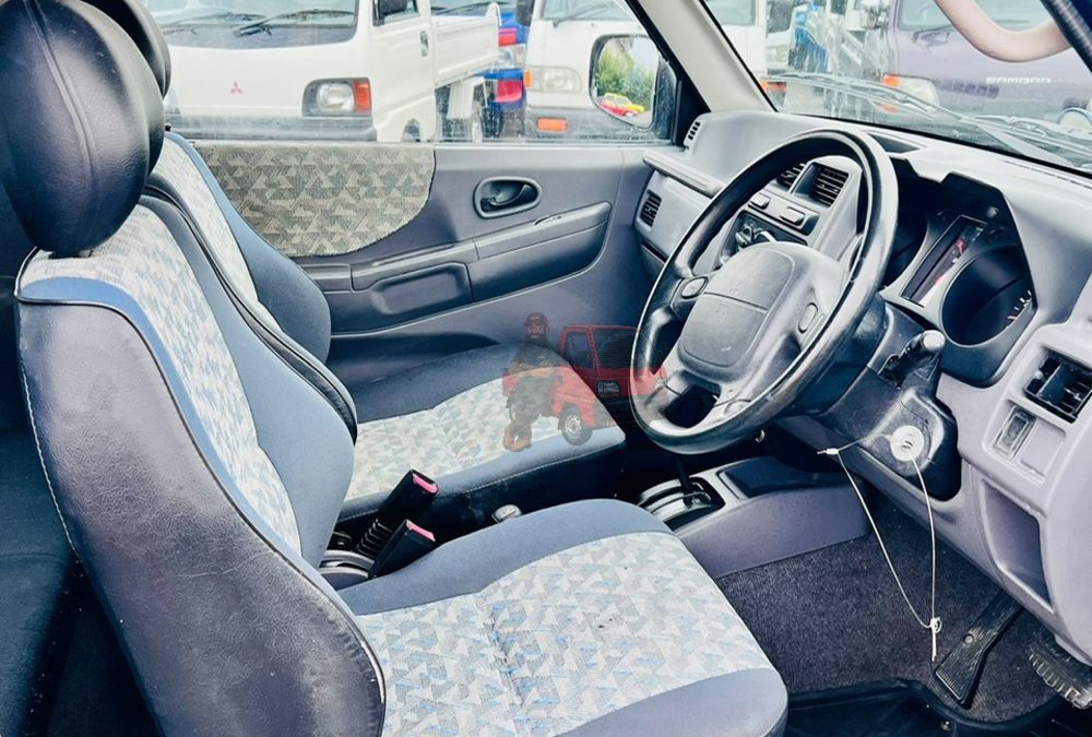 1998 Mitsubishi Pajero Mini photo 13