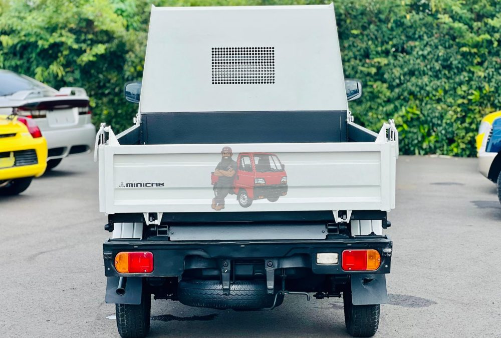 1994 Mitsubishi Minicab Dump 4WD photo 6