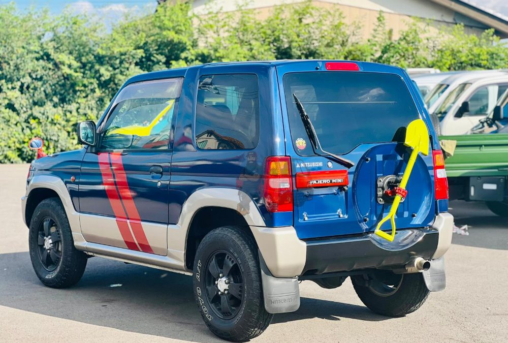1999 Mitsubishi Pajero Mini 4WD photo 6
