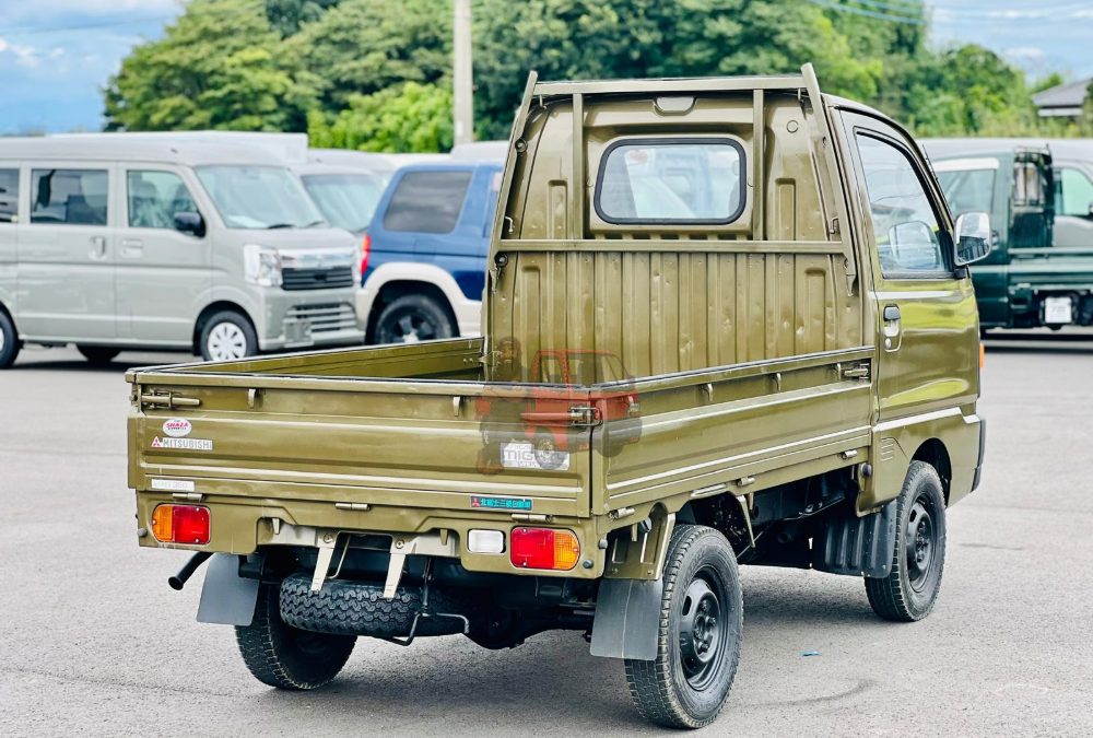 1998 Mitsubishi Minicab Truck 4WD photo 5