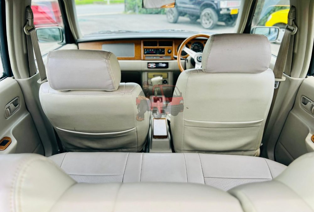 1998 Nissan Rasheen SUV photo 10