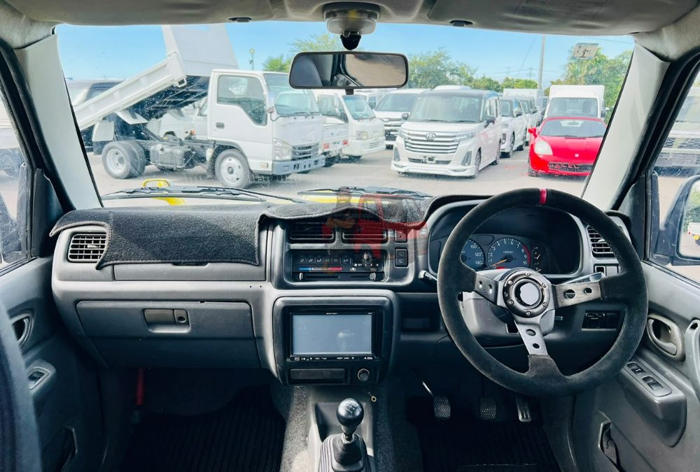 1999 Suzuki Jimny SUV 4WD photo 11