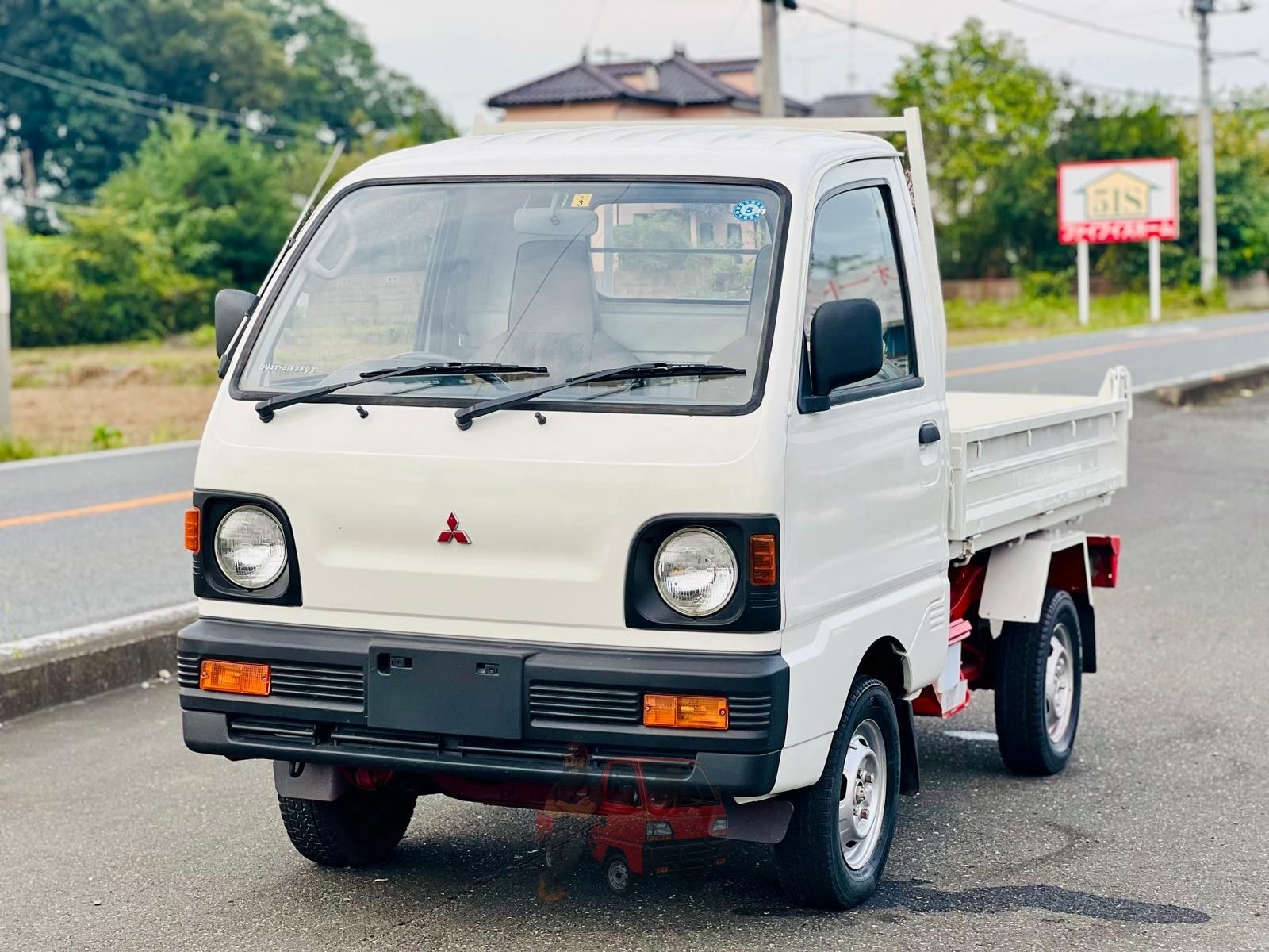 1993 Mitsubishi Minicab Dump Truck photo 2