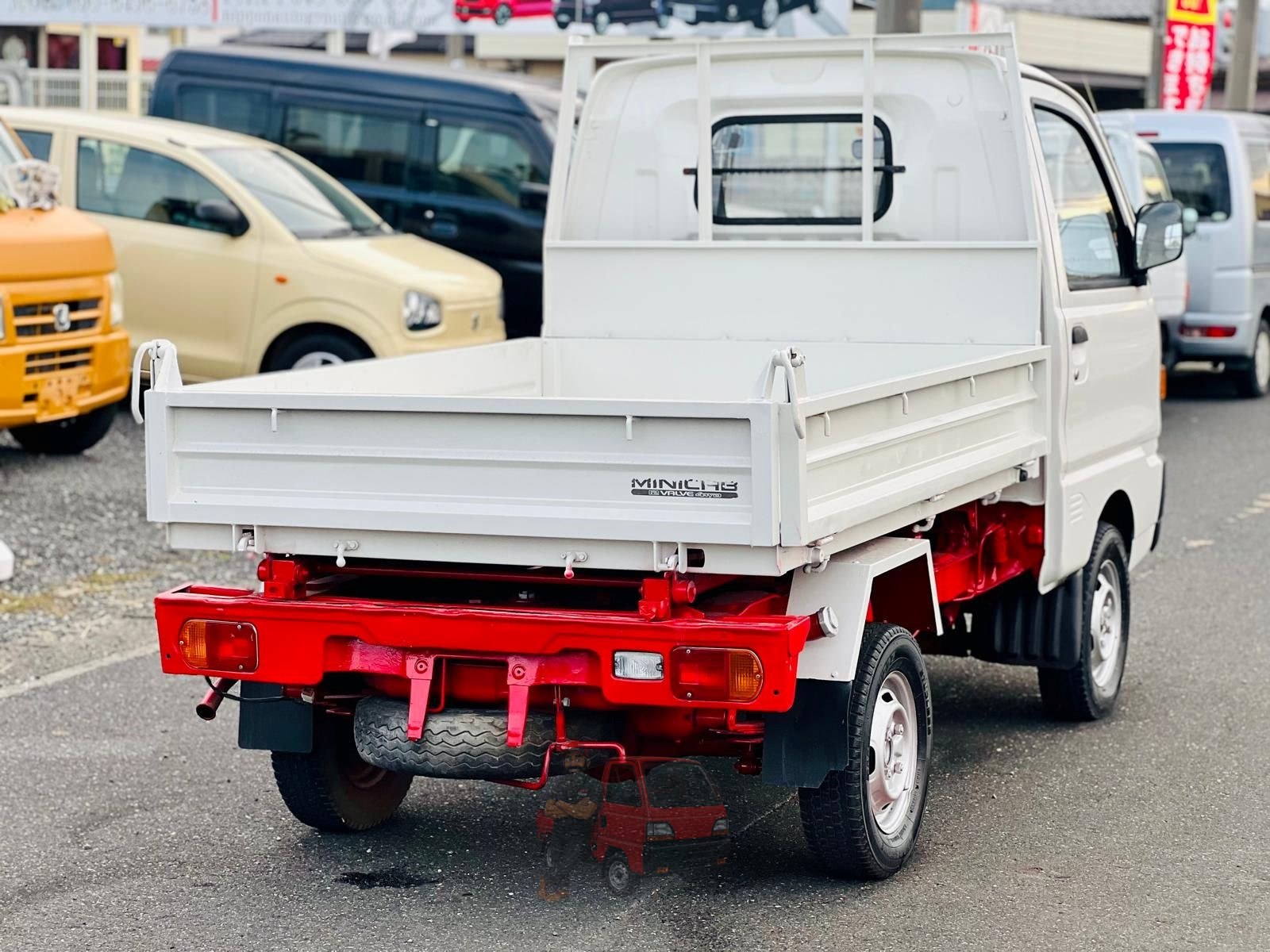 1993 Mitsubishi Minicab Dump Truck photo 4