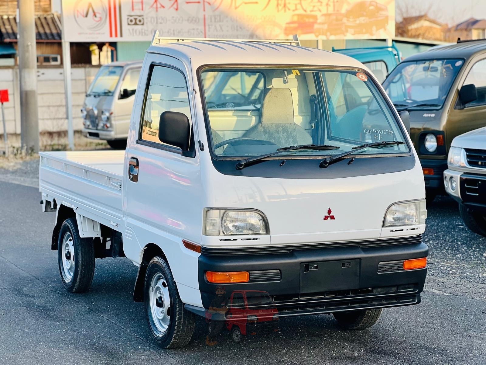 1999 Mitsubishi Minicab photo 3