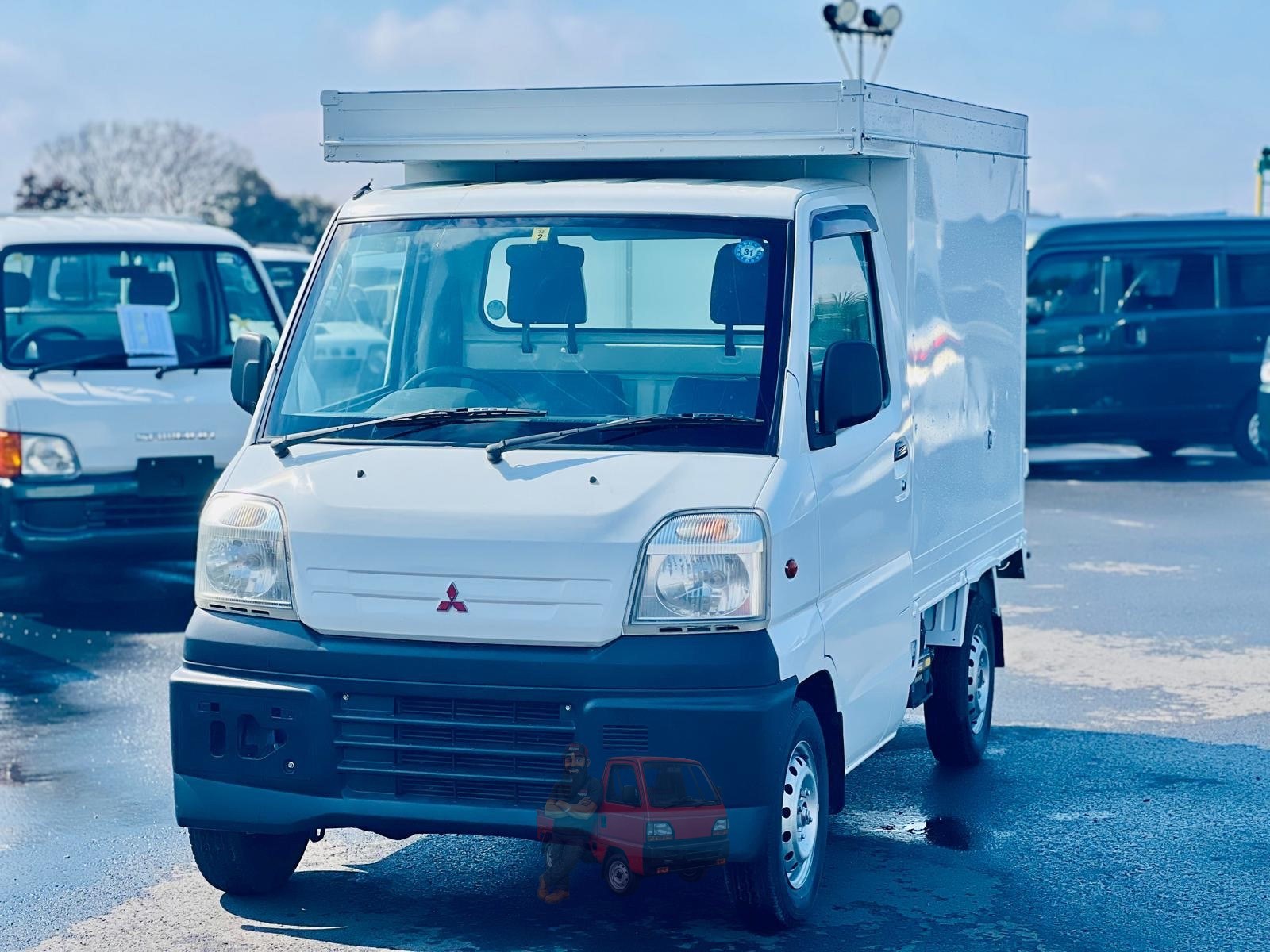 2000 Mitsubishi Minicab photo 3