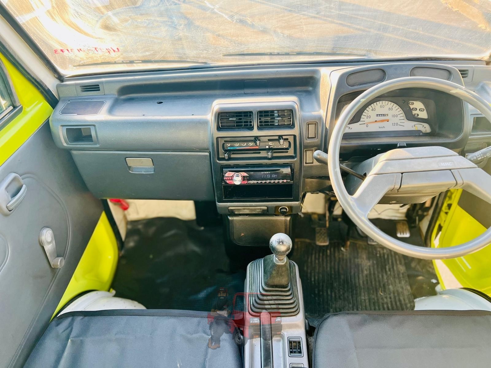 1992 Mitsubishi Dump Truck — high-resolution Shaza photography