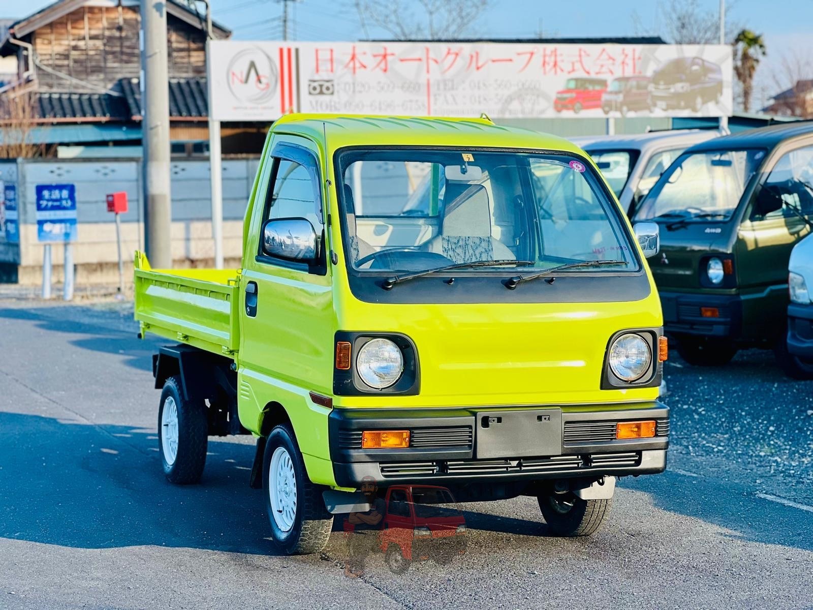 1992 Mitsubishi Dump Truck photo 2