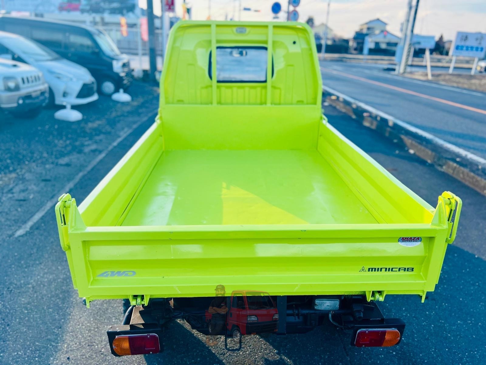 1992 Mitsubishi Dump Truck photo 8