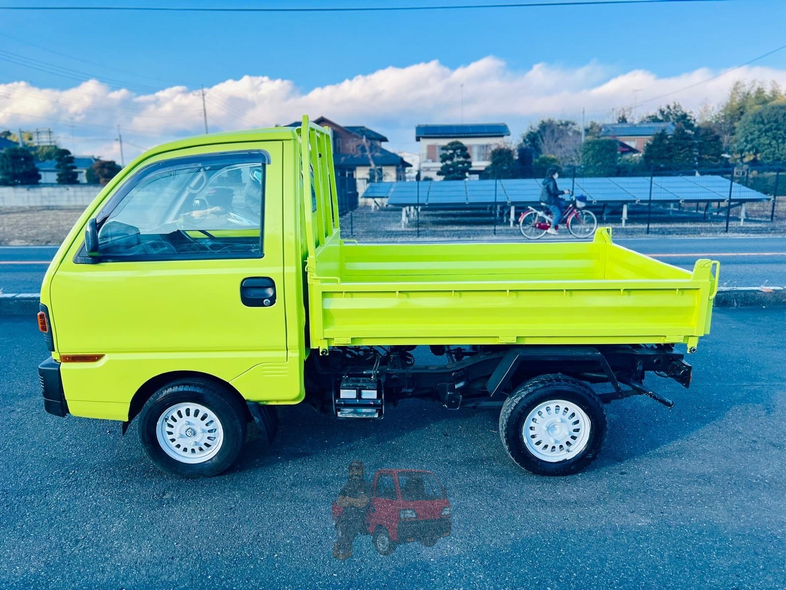 1992 Mitsubishi Dump Truck photo 13