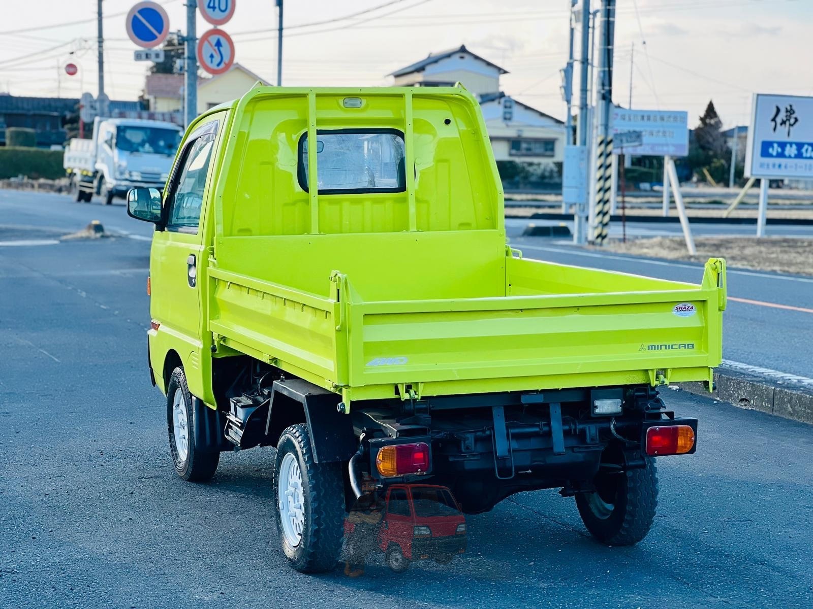 1992 Mitsubishi Dump Truck photo 15