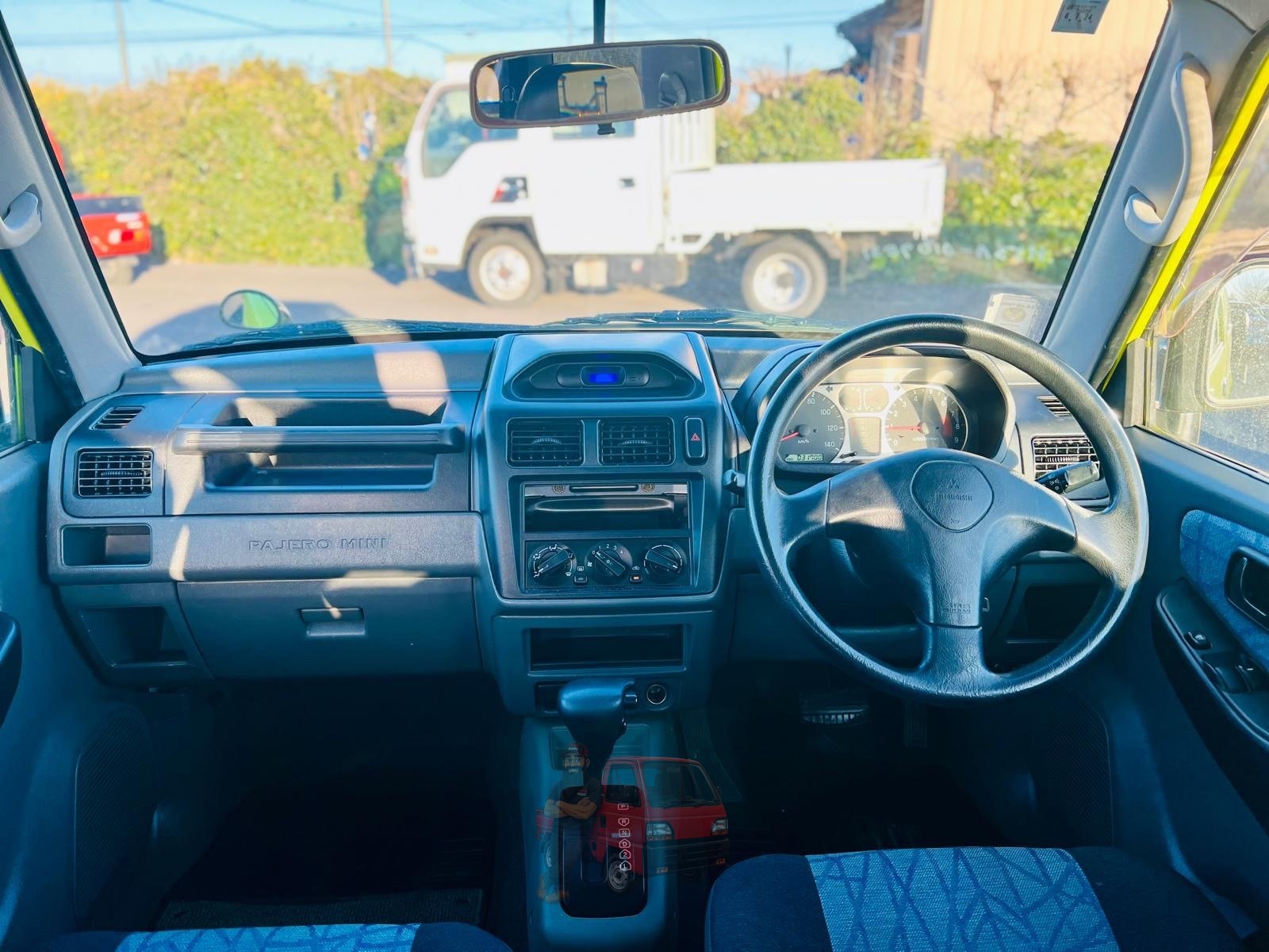 2000 Mitsubishi Pajero photo 6