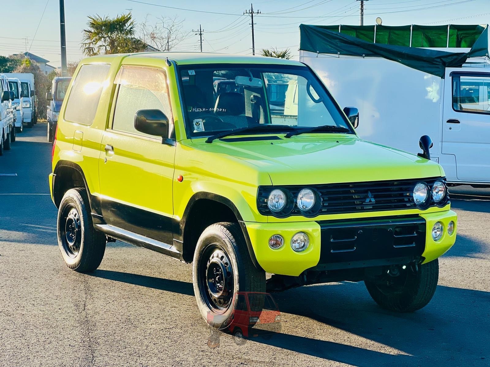 2000 Mitsubishi Pajero photo 8