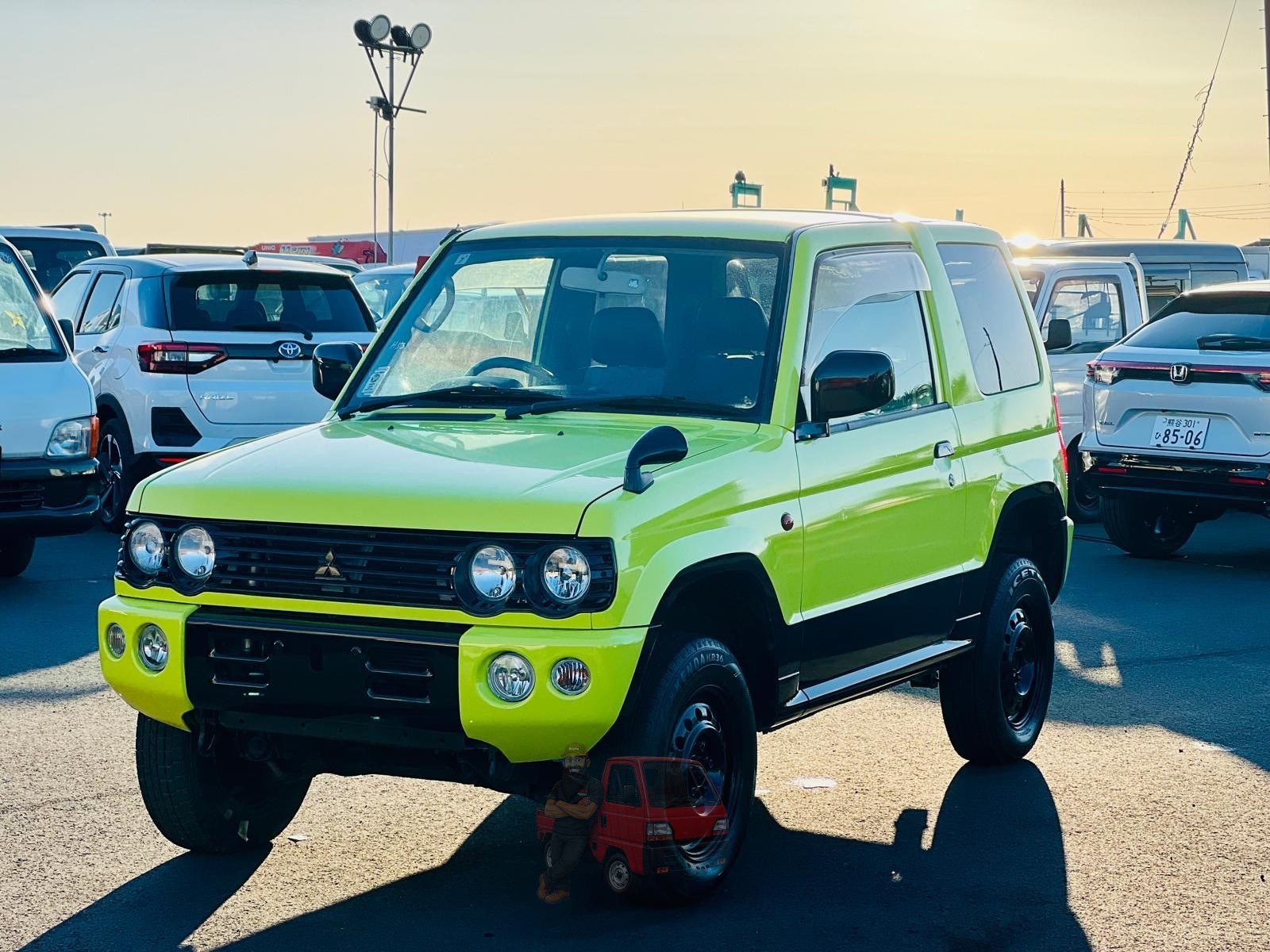2000 Mitsubishi Pajero photo 11