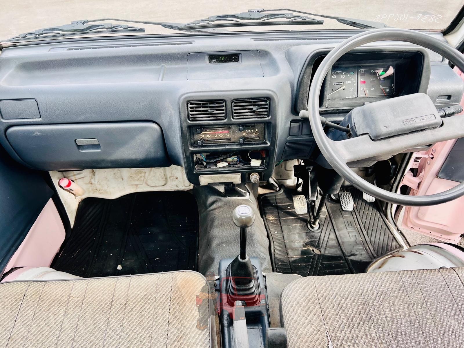 1992 Daihatsu Hijet Dump Truck photo 7