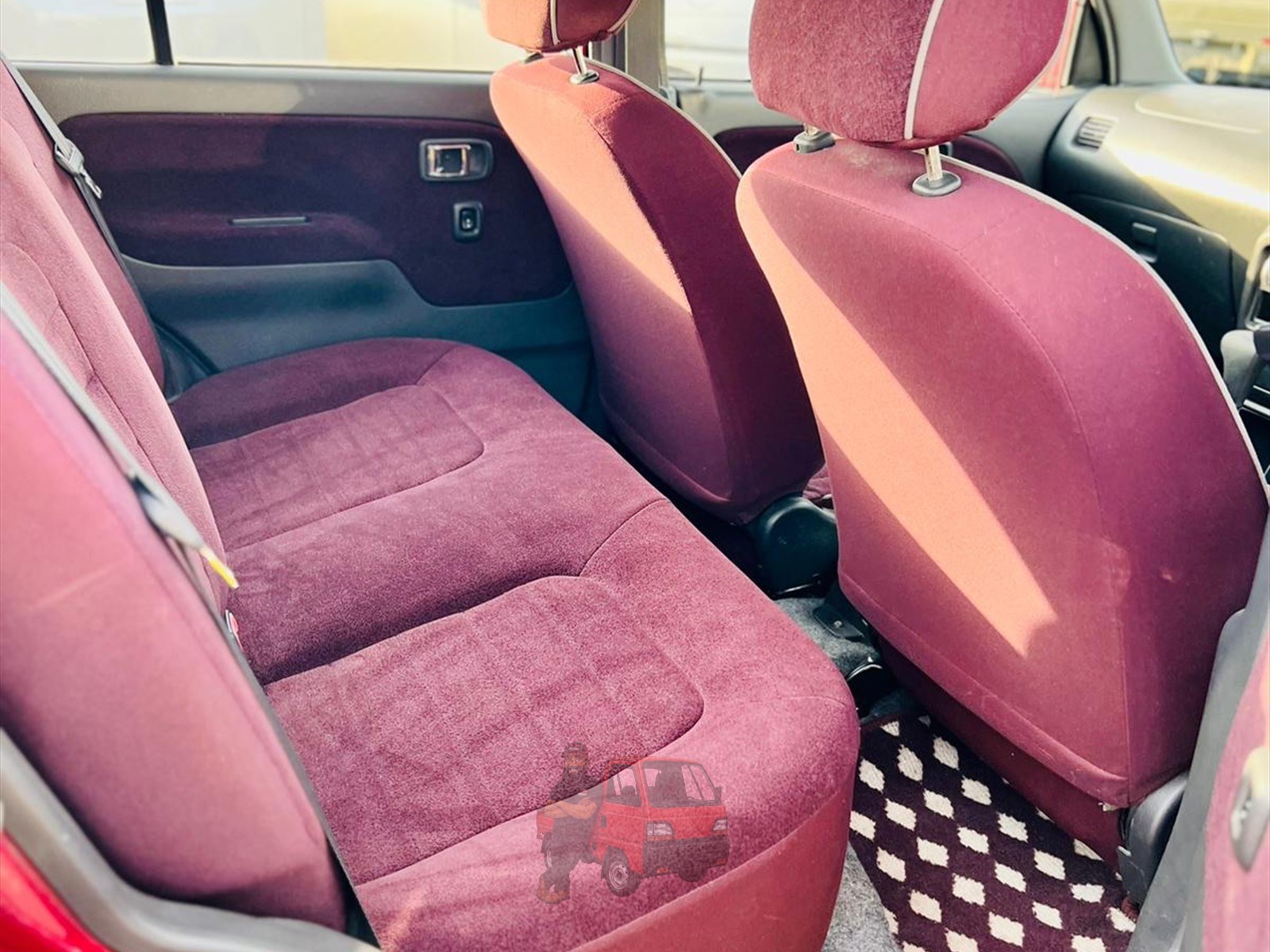 1999 Daihatsu Mira photo 3